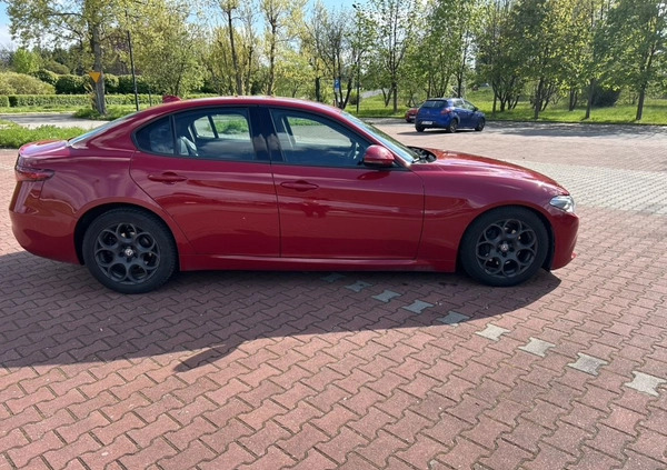 Alfa Romeo Giulia cena 78000 przebieg: 103000, rok produkcji 2017 z Sosnowiec małe 79